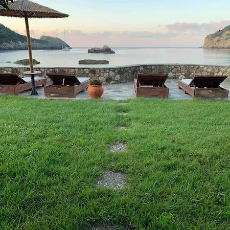Yannis Villa
